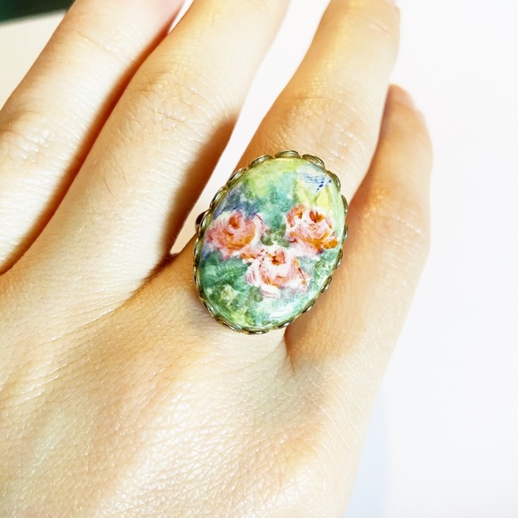 Vintage ceramic floral design ring adjustable size - Picture 6 of 6